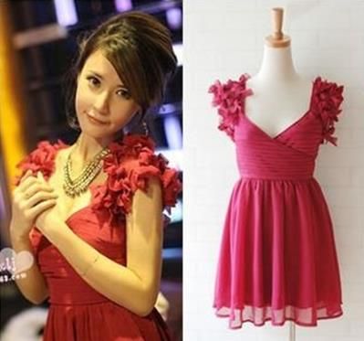Vestido de Chiffon com Busto Plissado e Aplicações na Manga