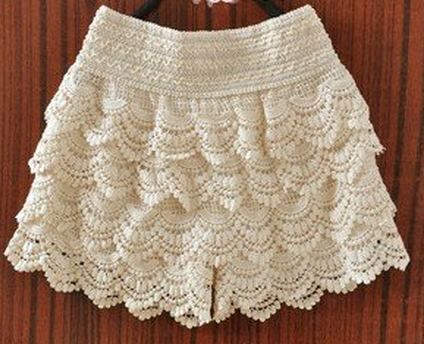 Shortinho Babados de Renda
